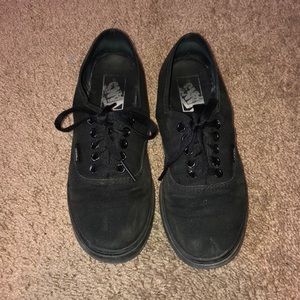 Vans - Classic Black Lace-Up Sneaker